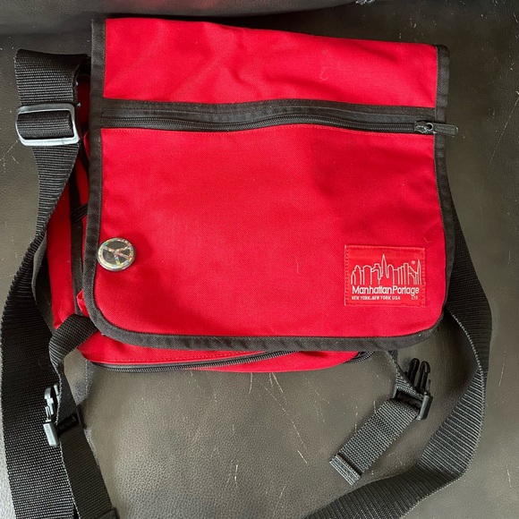 Manhattan Portage Red Messenger Bag - Picture 1 of 3